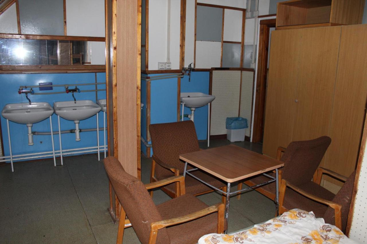 10-Bed Mixed Dormitory Room