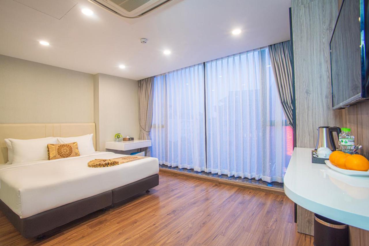 B&B Hanoi - Bridge Lakeside Room For Rent Hanoi - Bed and Breakfast Hanoi