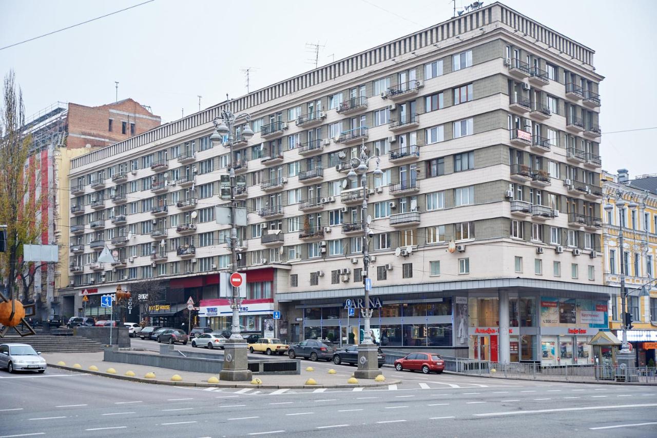 Sauna, Big Jacuzzi , Khreshchatyk apartments - Bed and Breakfast Kyiv