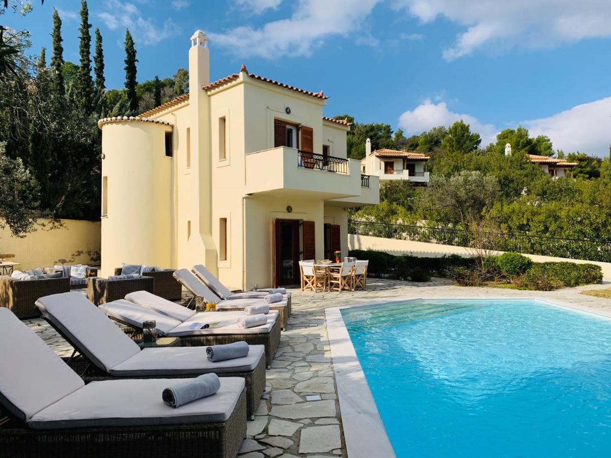 Villa Serendipity Sea View - Bed and Breakfast Pórto Chéli