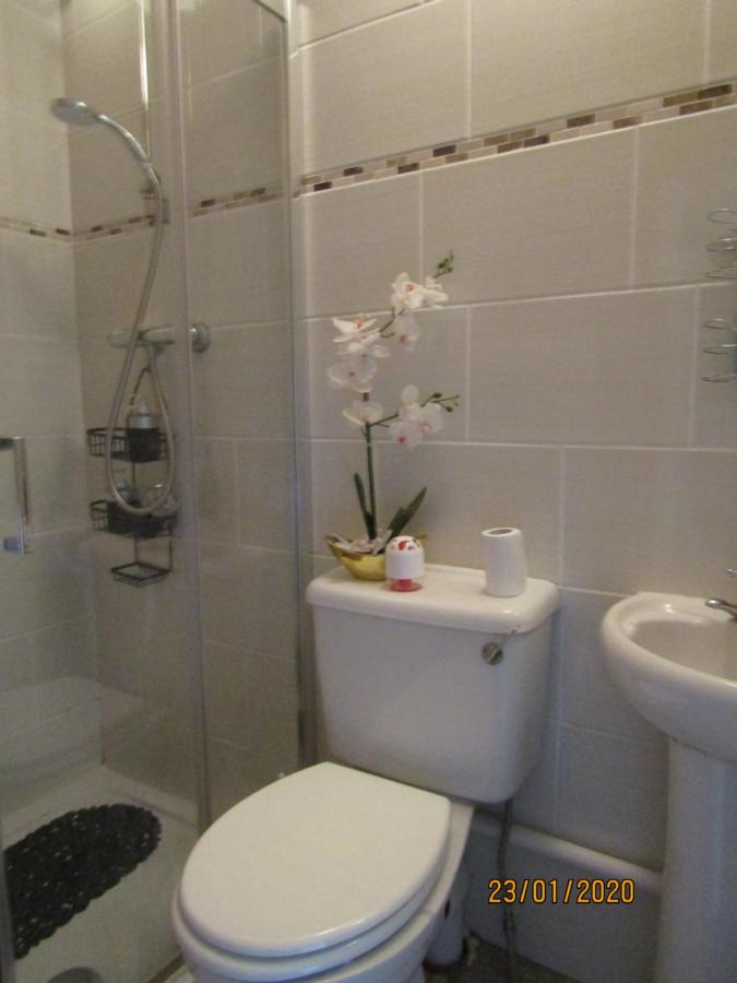 Chambre Triple avec Salle de Bains Privative