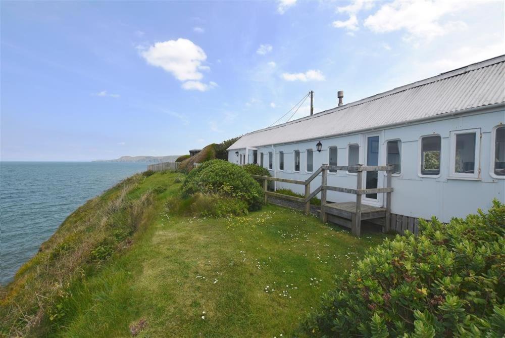 B&B Aberporth - Clifftop Carriage - Bed and Breakfast Aberporth