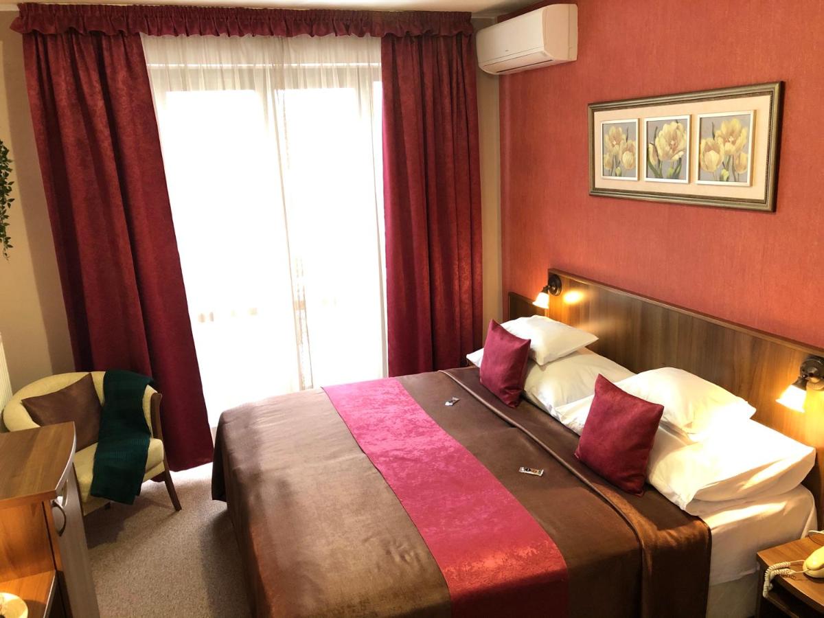 Camera Classic Matrimoniale/Doppia con Letti Singoli 