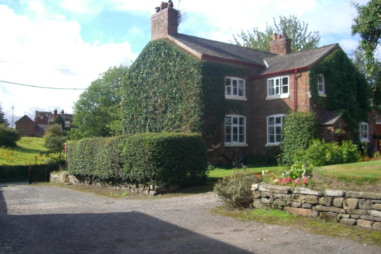 B&B Little Bollington - Ash Farm Country House - Bed and Breakfast Little Bollington