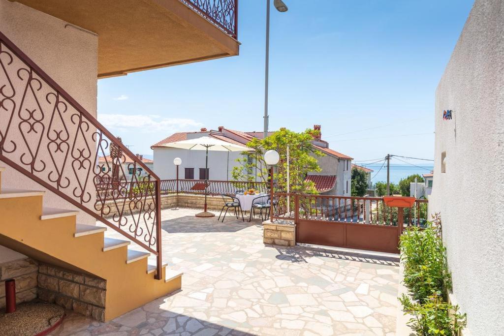 Apartment Beky - B&B Podstrana