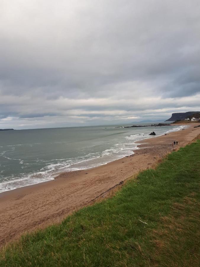 Ballycastle Town Centre Apartment - B&B