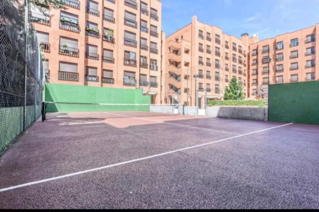 Cerca Airport, Riyadh Air, Ifema, Eisenhower, WIFI, 4 personas - B&B Madrid