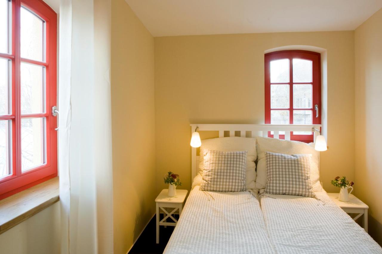 One-Bedroom Suite 216