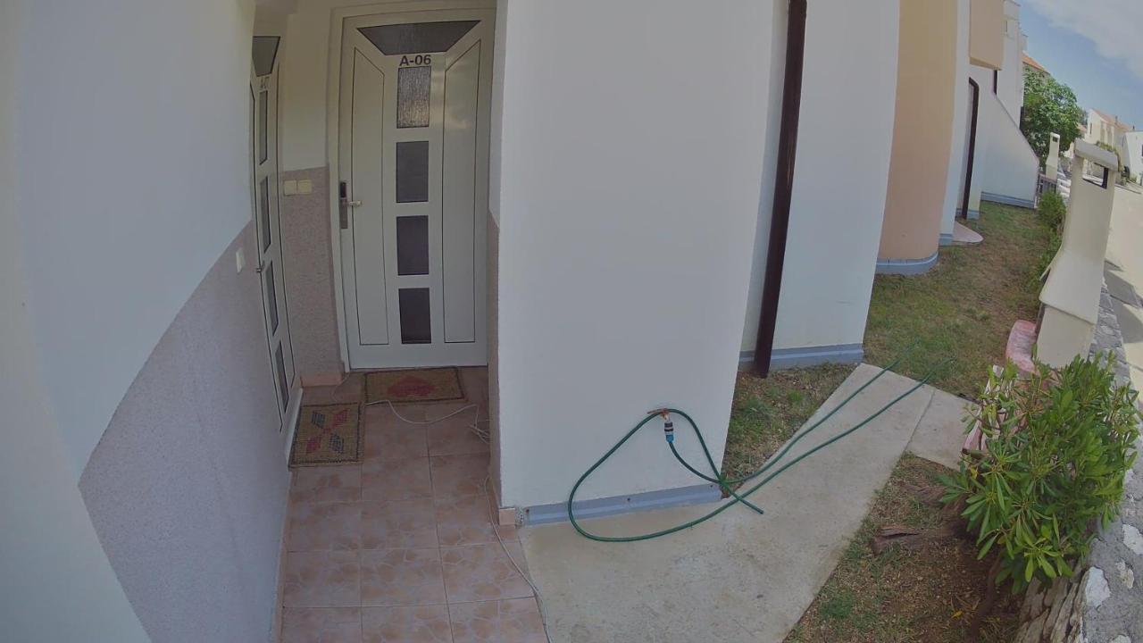 Appartamento Comfort con 2 Camere da Letto, Balcone e Vista Mare (5 Adulti)