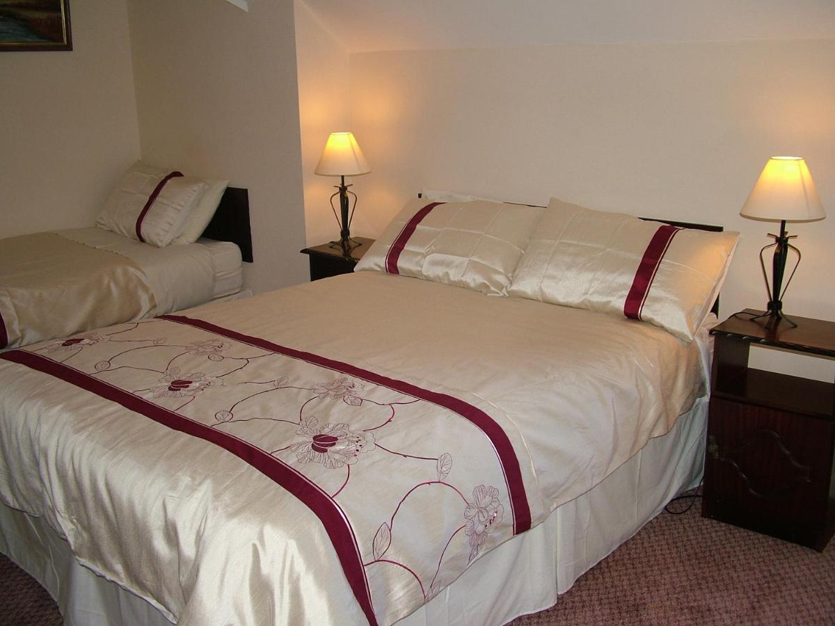 Camera Matrimoniale/Doppia con Letti Singoli