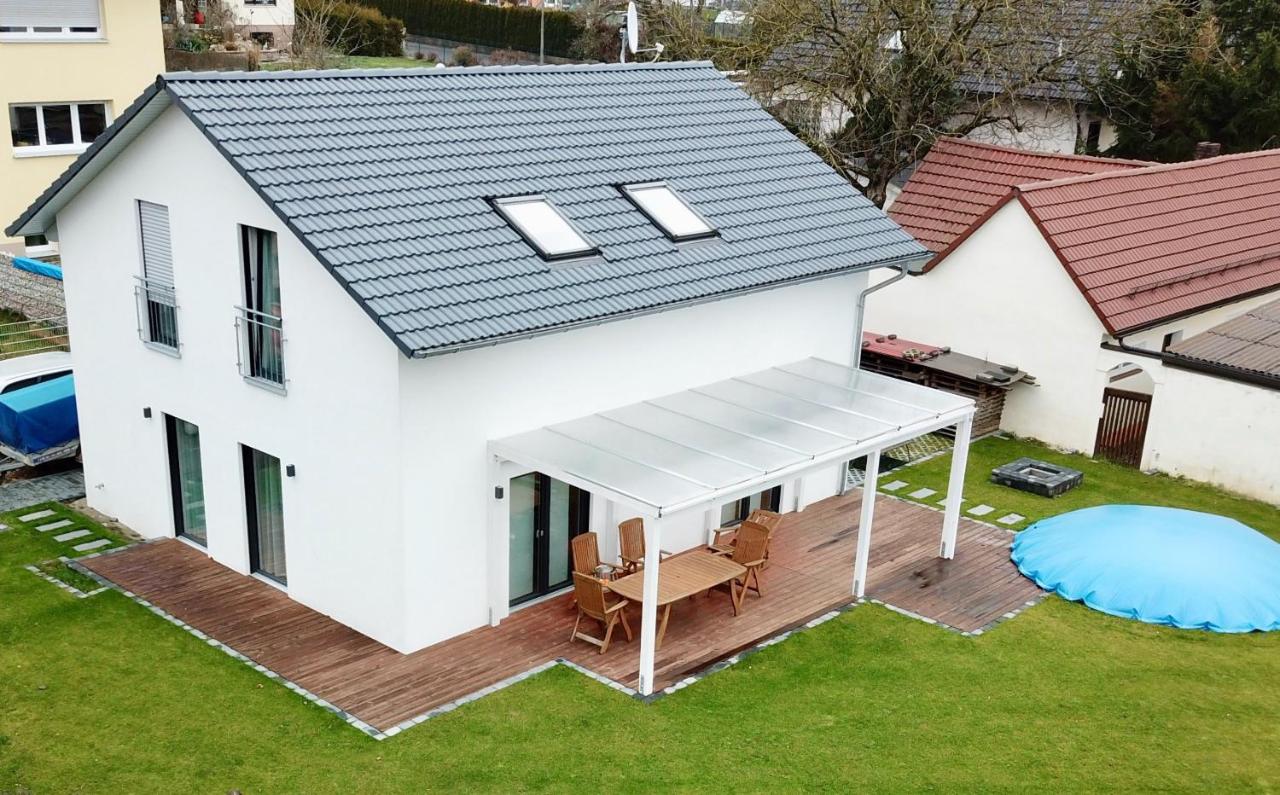 HausGregor, Messe 15 min, City 20 min und Erholung im Grünen - Ferienwohnung