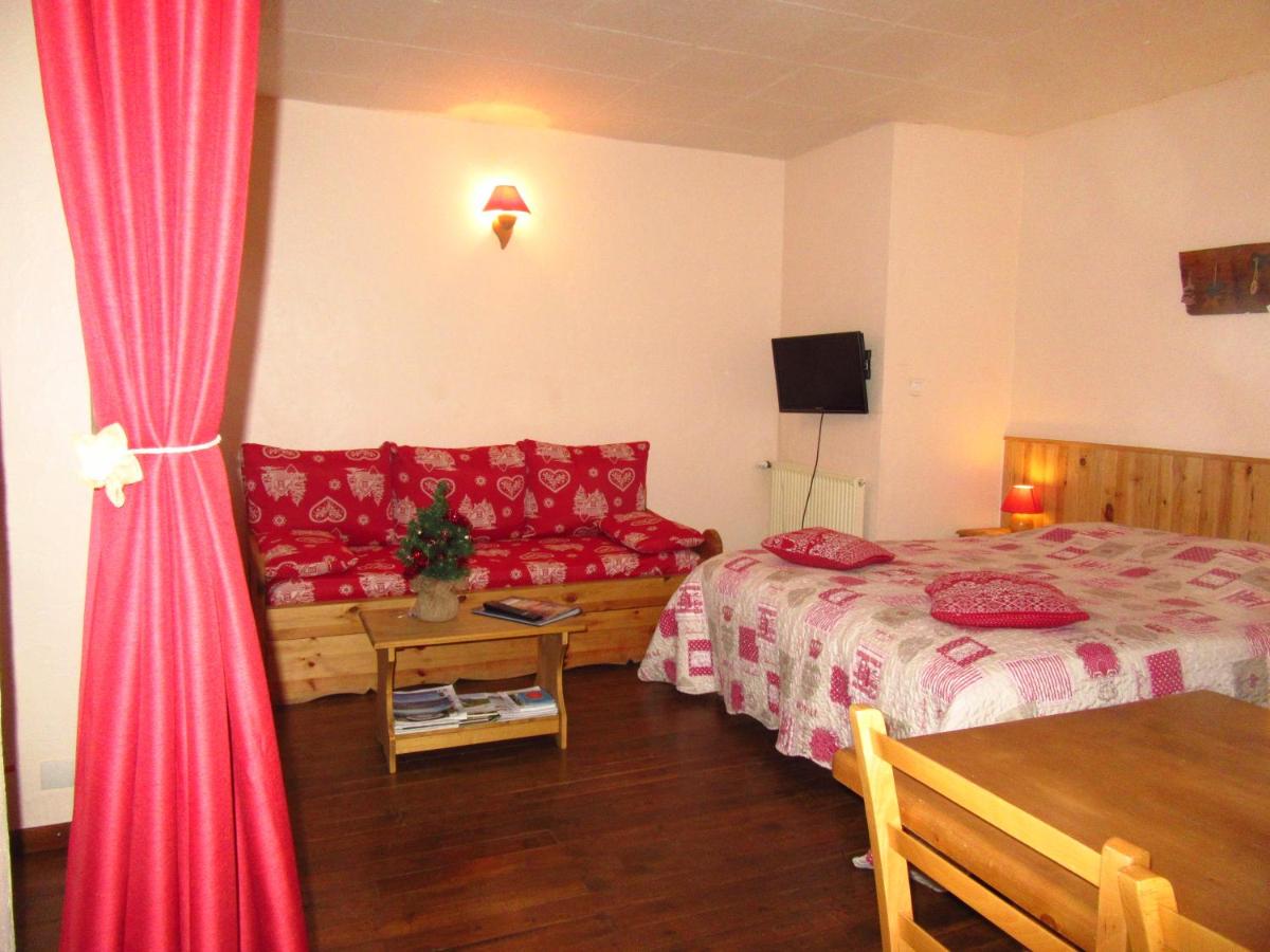 Studio (4 Adults)