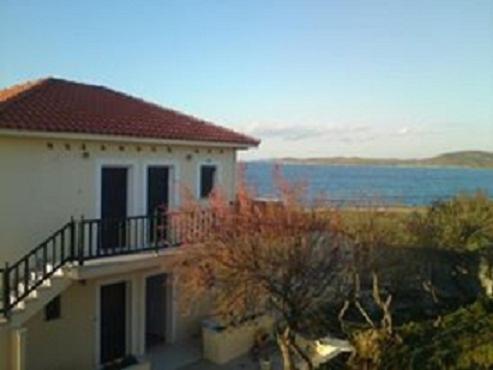 Dionisis Studios - B&B Város