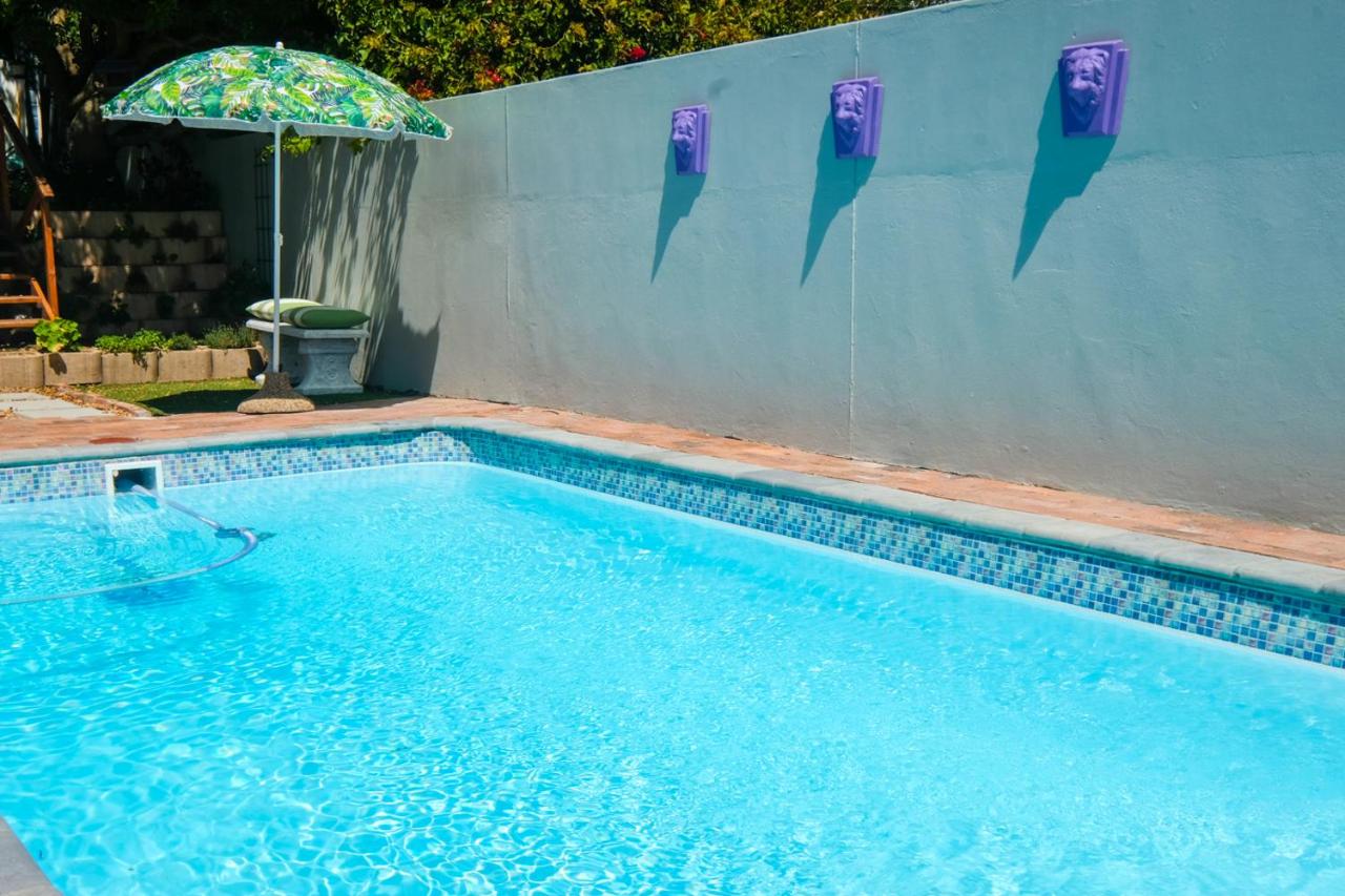 Blue Roof Bungalow - B&B Fish Hoek