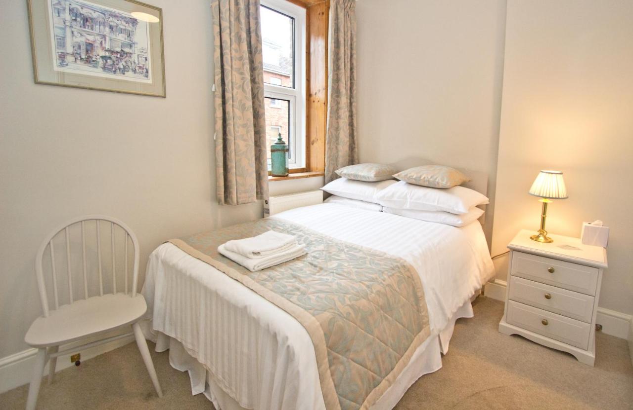B&B Bournemouth - The Hedley Townhouse - Bed and Breakfast Bournemouth
