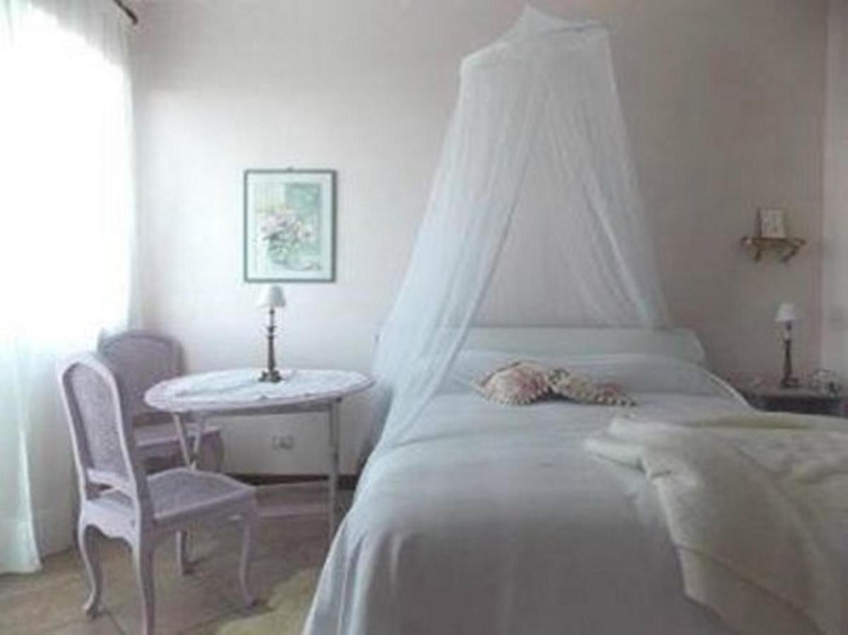 B&B Baiardo - B&B Le Camelie del Bosco - Bed and Breakfast Baiardo