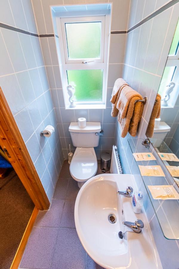 Camera Matrimoniale/Doppia con Letti Singoli con Bagno Privato