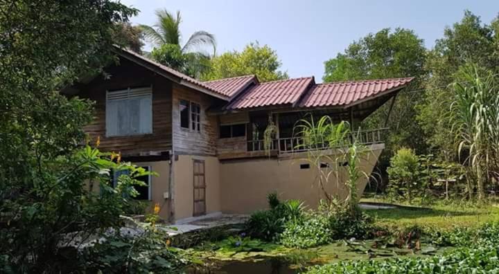 Big Hug Home - Bed and Breakfast