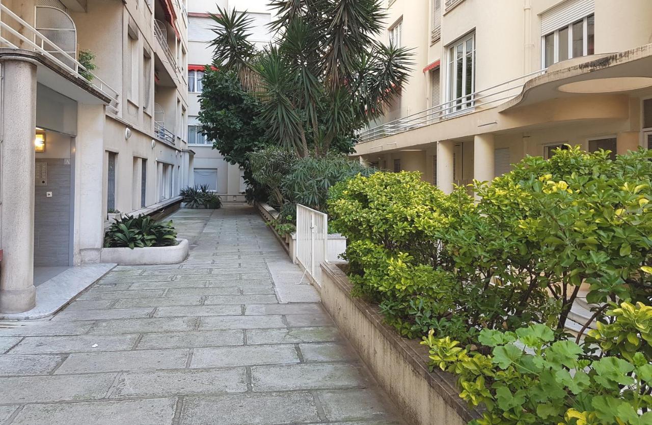 Nice Centre - Apartment with balcony and stunning sea view! - B&B Nizza