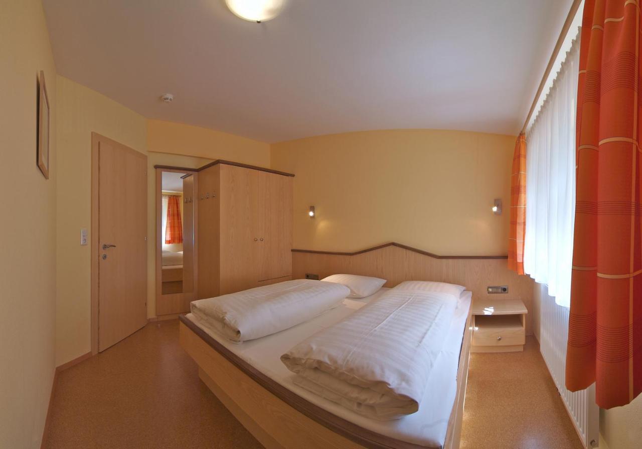 Apartment mit 2 Schlafzimmern und Balkon (4 Erwachsene)