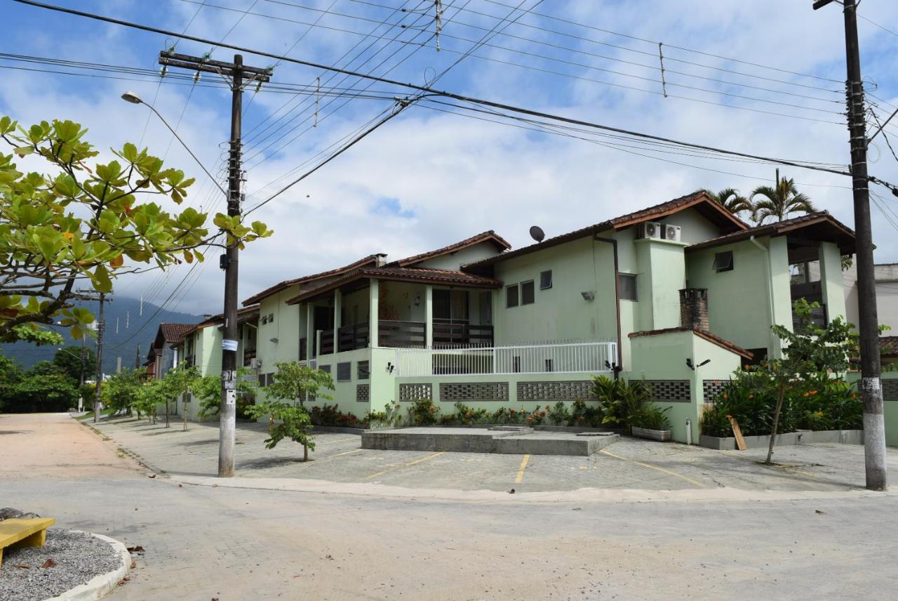 Praia de Maranduba - Em frente ao Mar - Apto Duplo para até 12 pessoas - Internet fibra - Churrasqueira privativa - Chambres d’hôtes Ubatuba