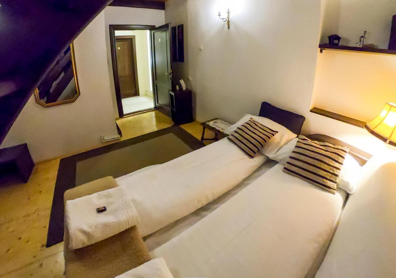 Quadruple Room with Balcony 3