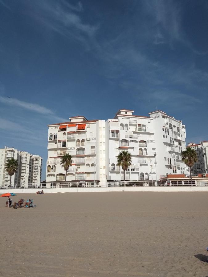 PRIMERA LINEA DE PLAYA EN VALDELAGRANA - B&B