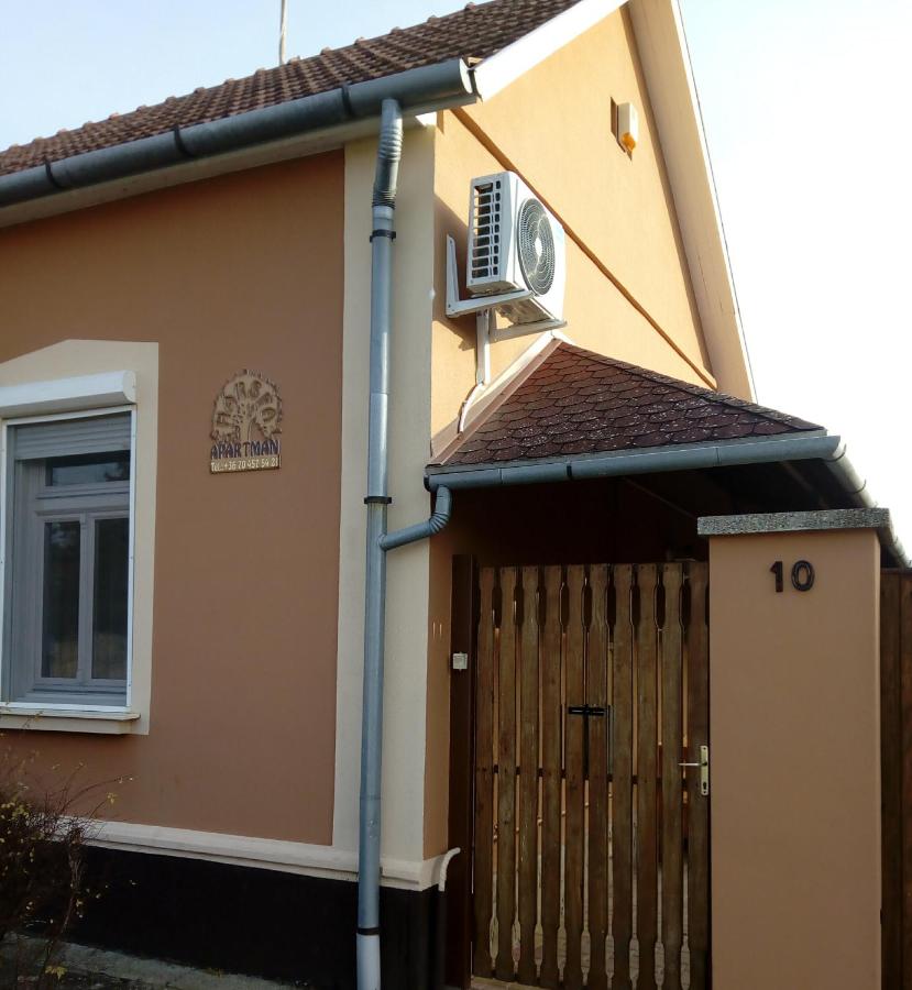 Hársfa apartman - Ferienwohnung