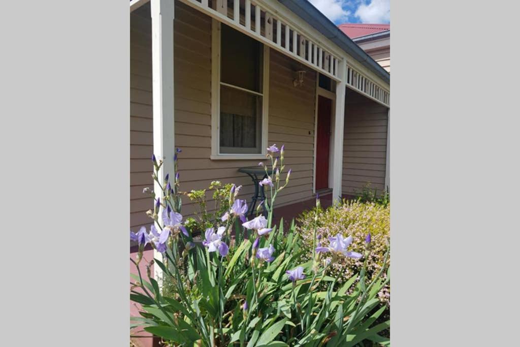 B&B Kyneton - Kenmaur Cottage - Bed and Breakfast Kyneton