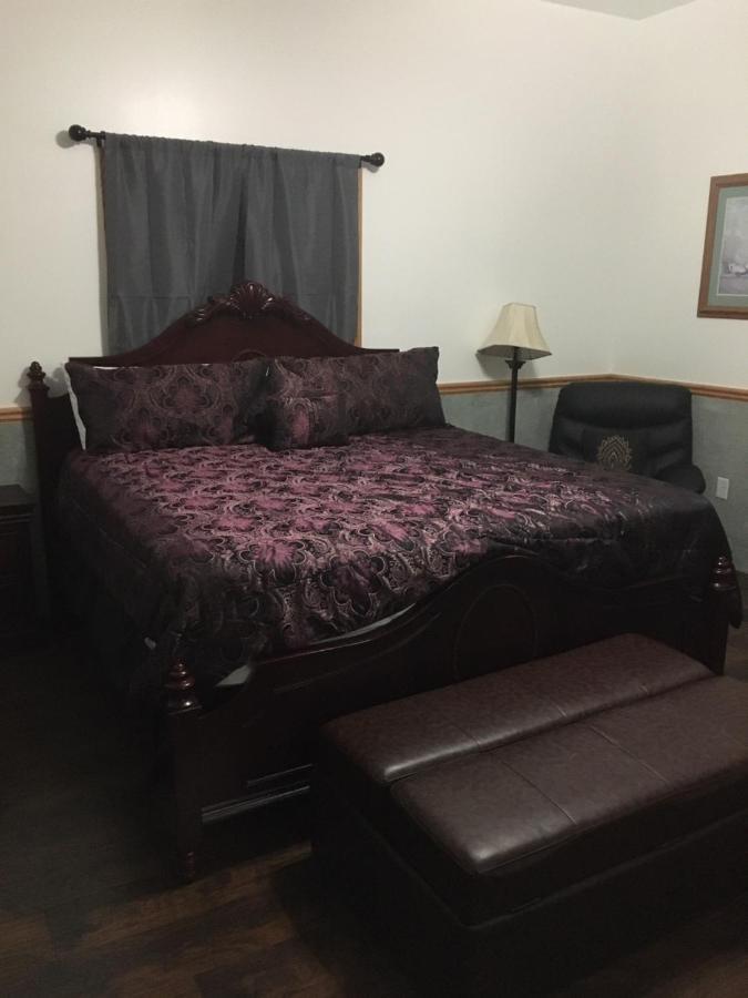 B&B Hildale - Zion's Most Wanted Hotel - Bed and Breakfast Hildale