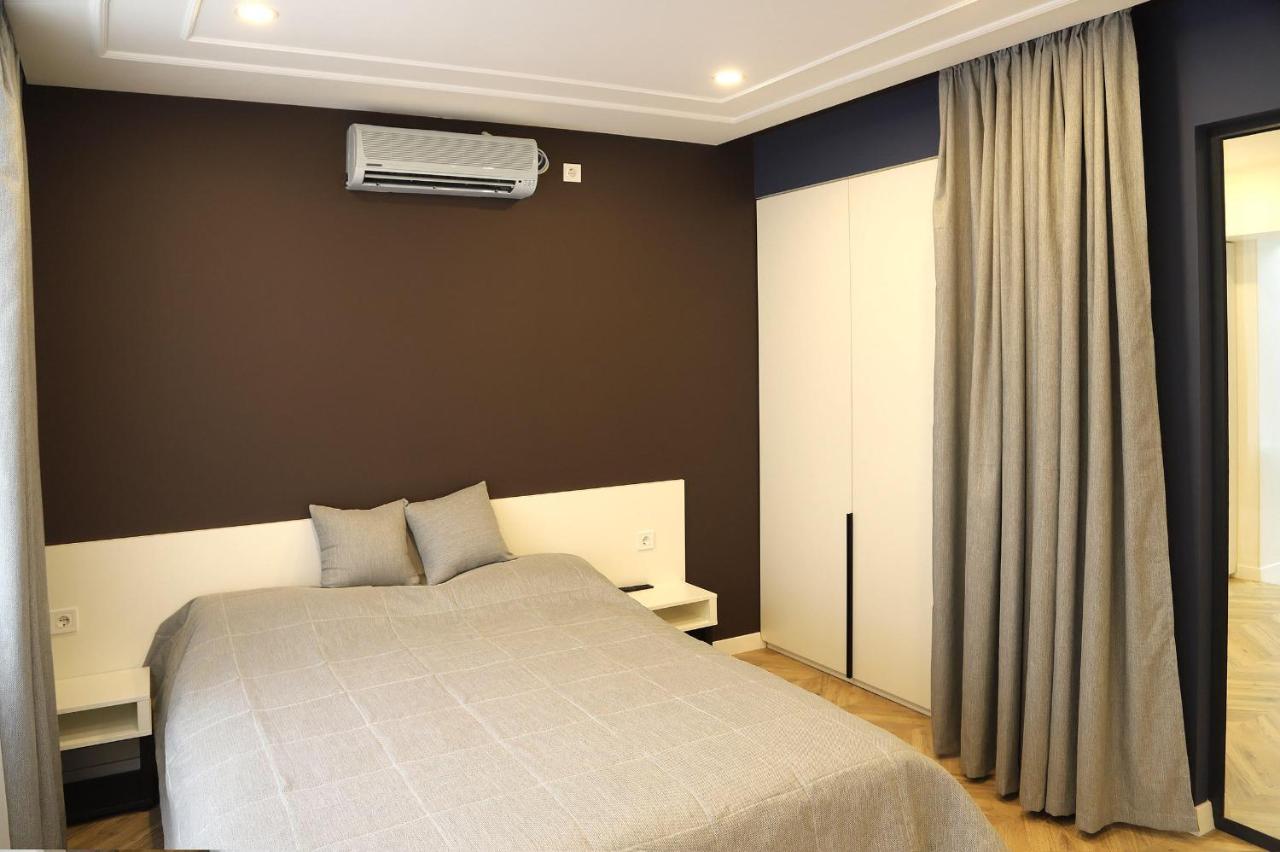 Two-Bedroom Apartment -Staroevreiskaya Street, 16