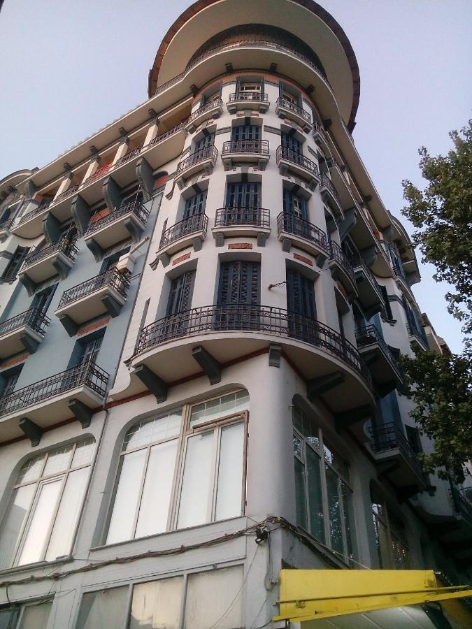# Alegra Apartment , 10mtrs from VENIZELOU Metro Station - Chambres d’hôtes