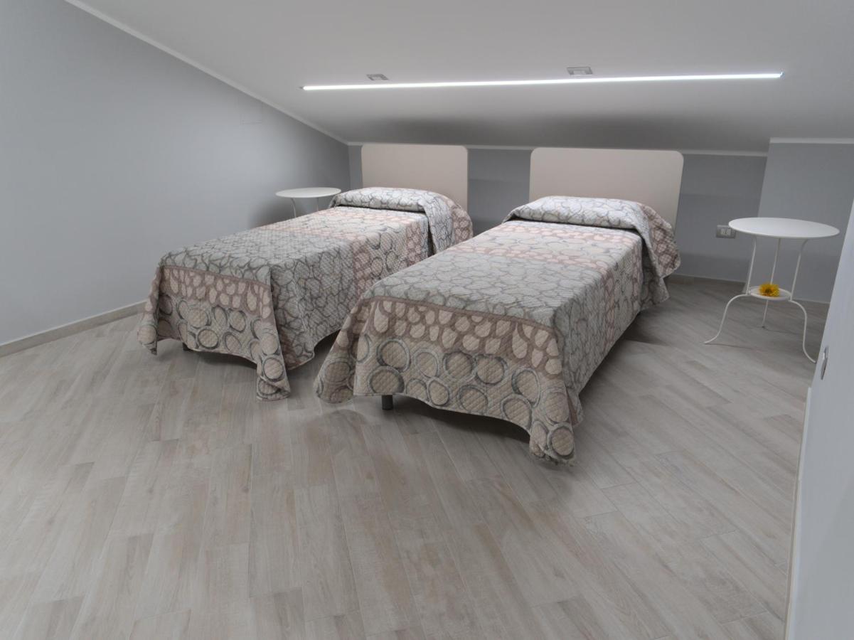 Standard Twin Room with Shared Bathroom