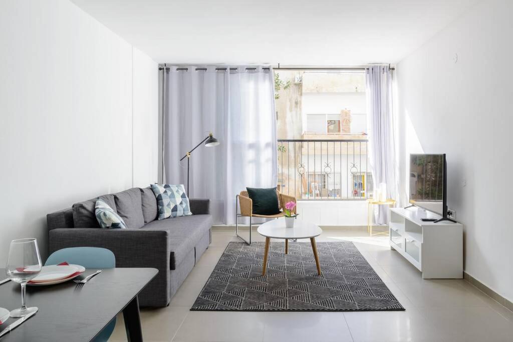 Geula Seaside - 2Bedroom & Free Parking - By Vacay - B&B