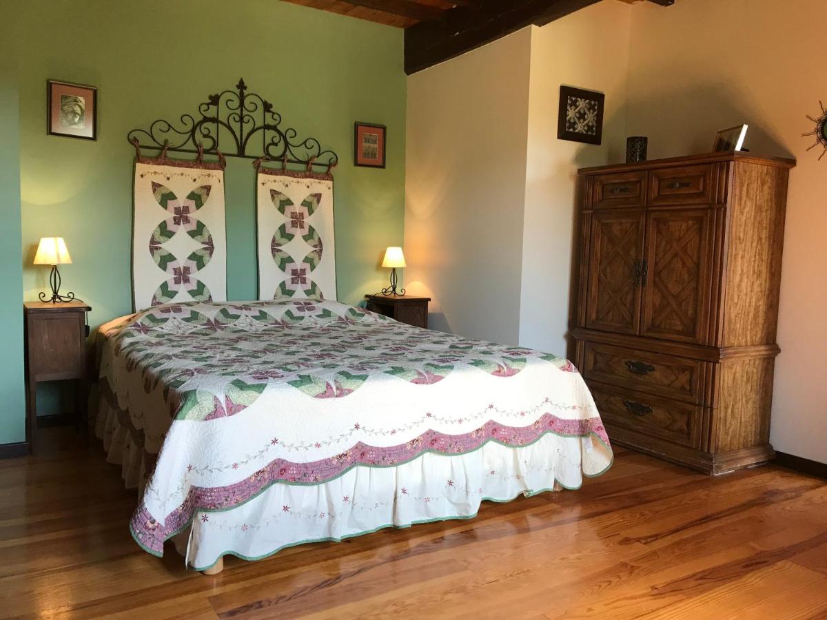 Domaine Du Colombier, Gite La Renaissance - B&B Larroque