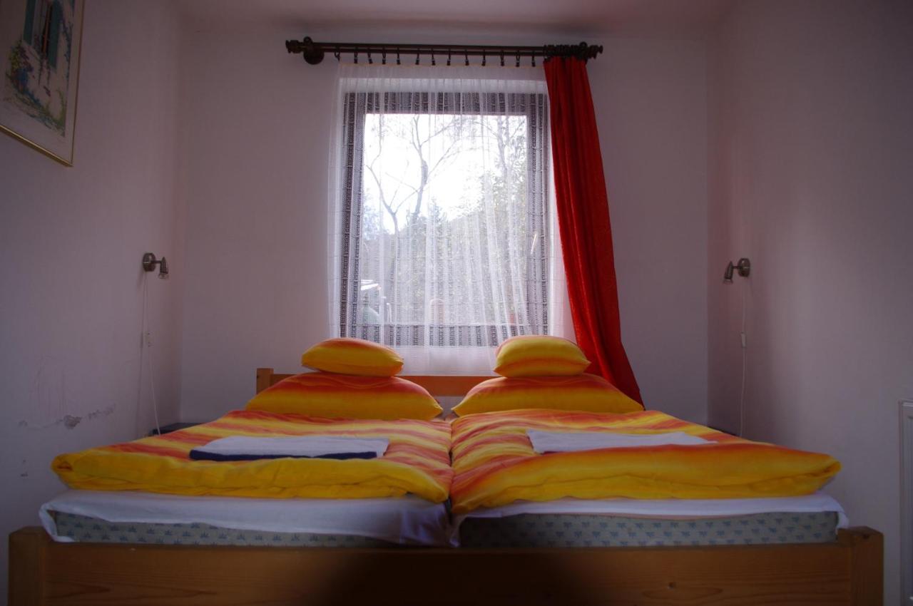 Camera Matrimoniale/Doppia con Letti Singoli