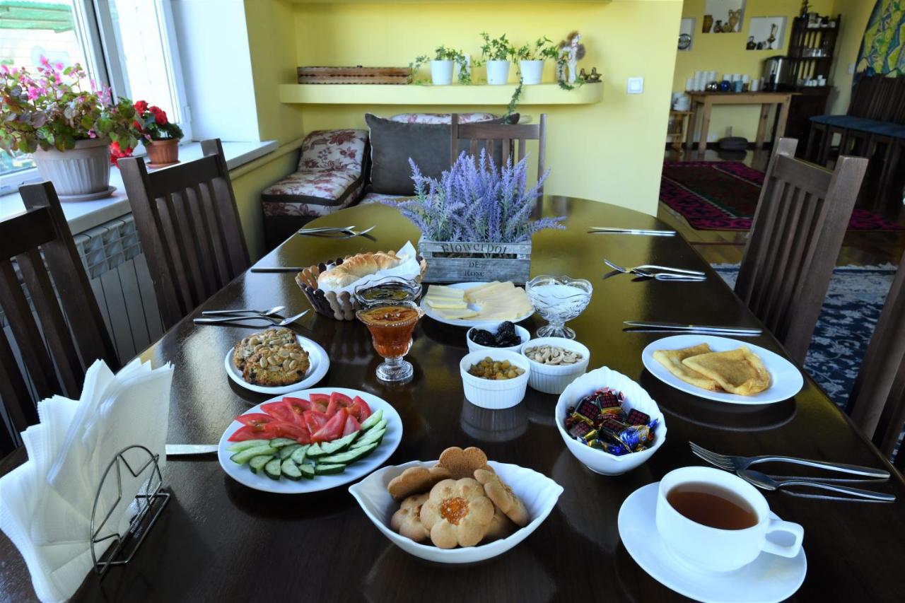 Jamilya's B&B Guest House - Ferienwohnung Karakol