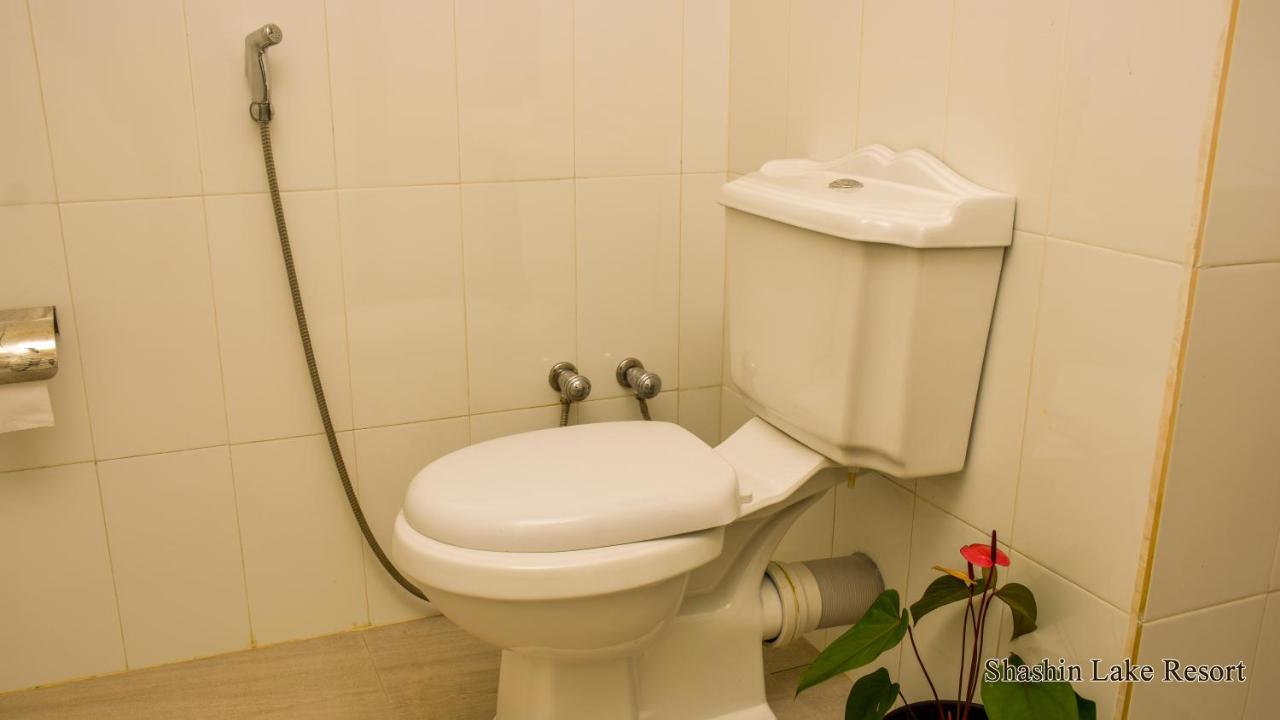Camera Tripla Deluxe