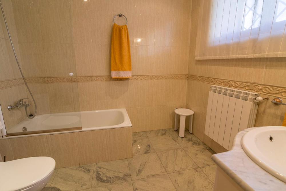 Fuente del Pino Cañón de Río Lobos - B&B San Leonardo de Yagüe