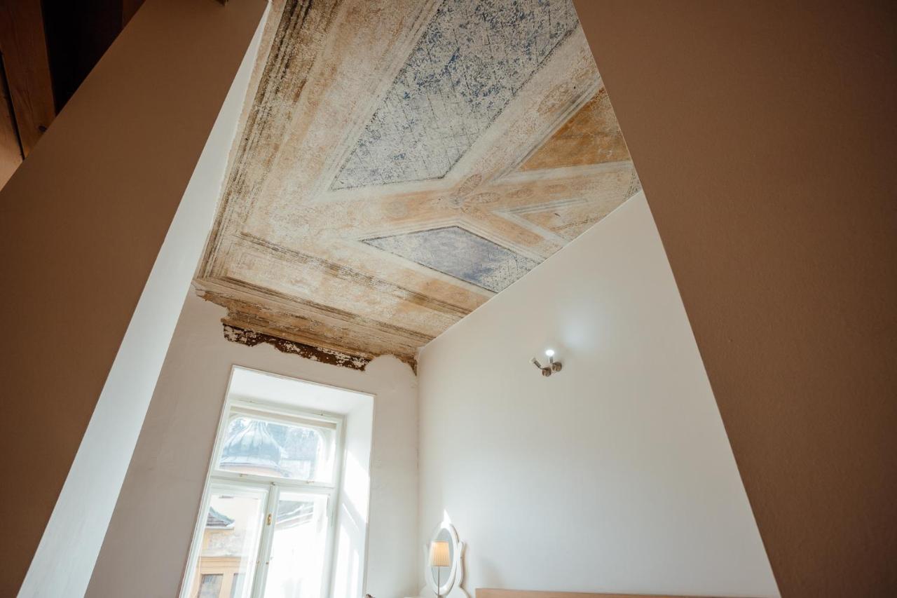 One-Bedroom Apartment with City View