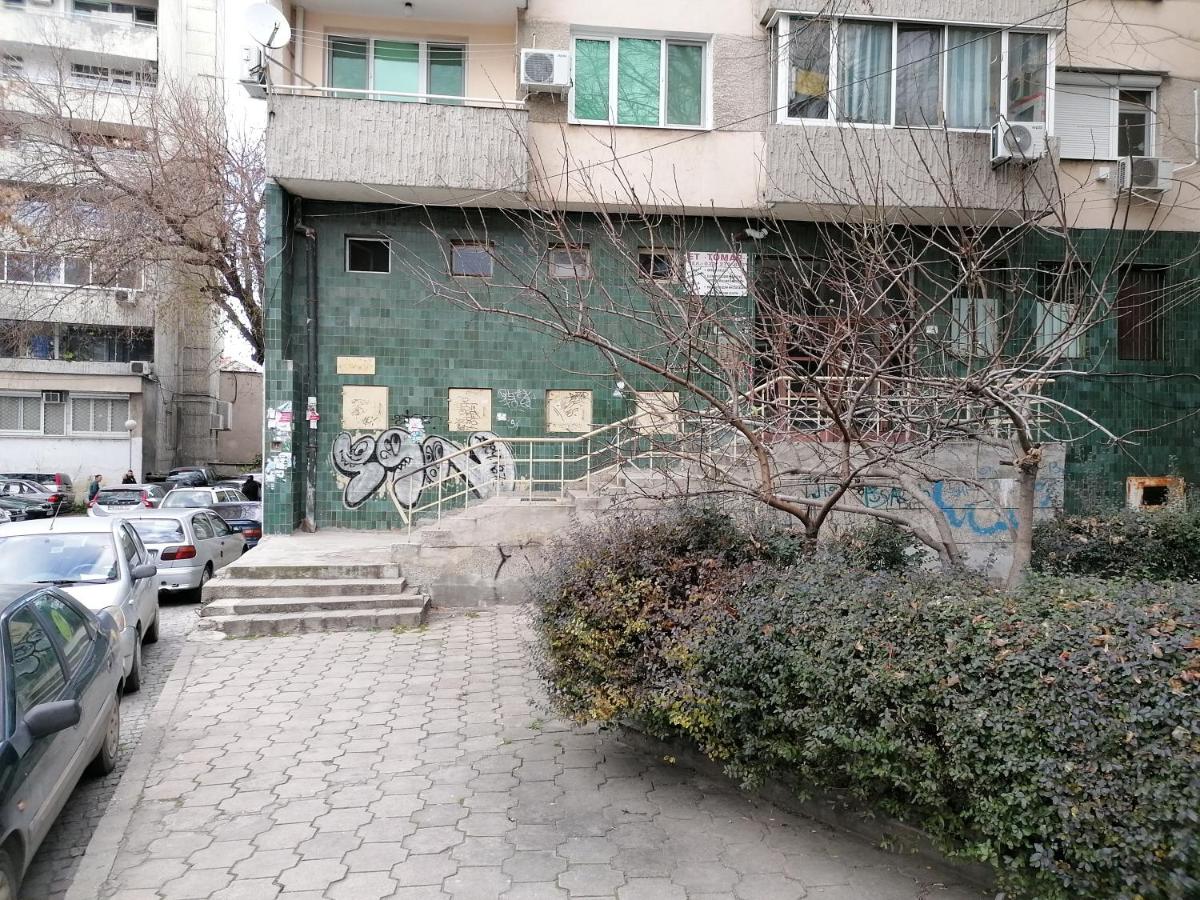Kapana Comfy 2BR Apartment in Top Center - Bed and Breakfast