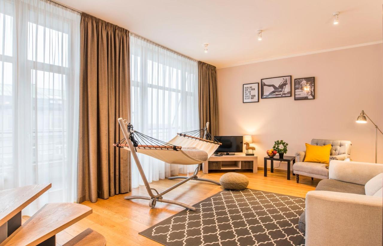 B&B Riga - Central 2-level Penthouse with Terrace and free parking - Bed and Breakfast Riga