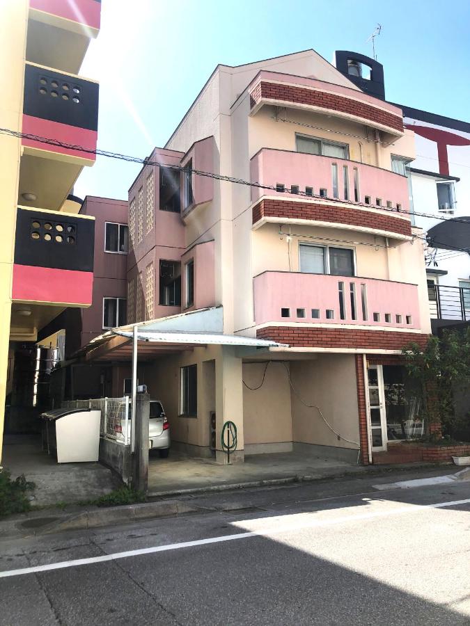 北谷アメリカンヴィレッジまで歩いていける好立地!! サンセットビーチ近くのロフト付ペントハウス - Chambres d'hôtes Chatan