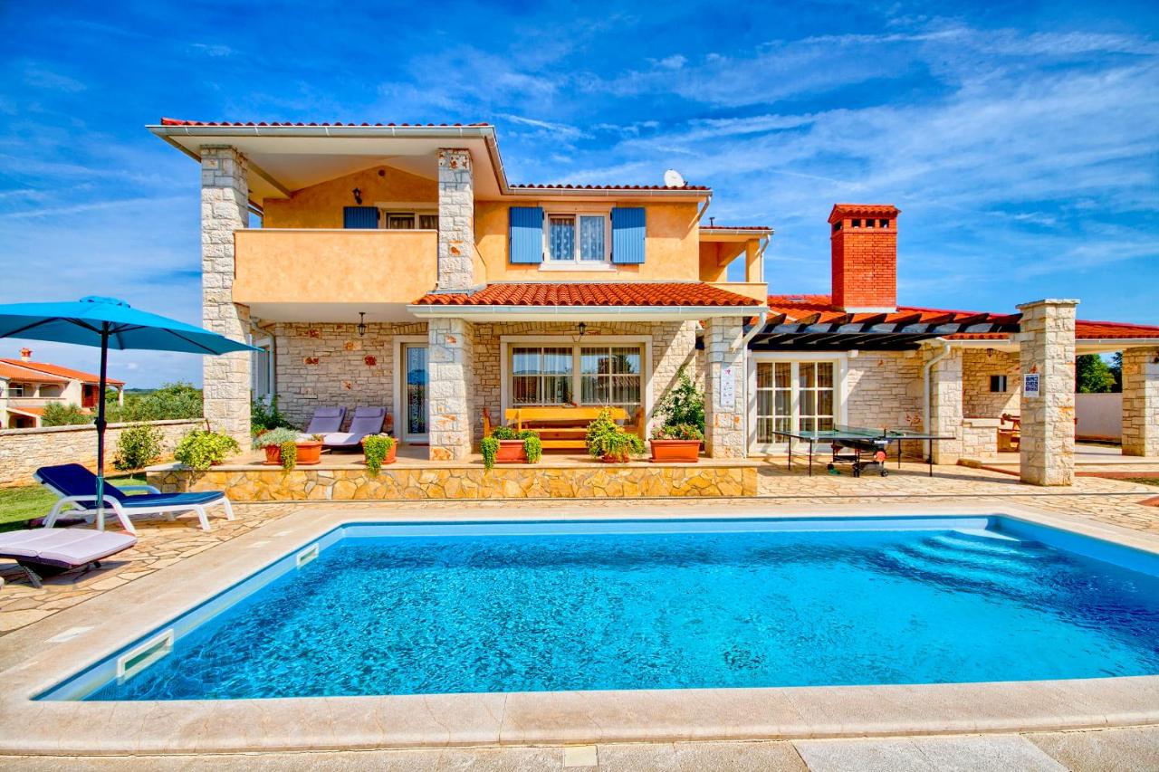 Charming villa Oliva with 4 bedrooms near the wonderful village of Fazana - Bed and Breakfast