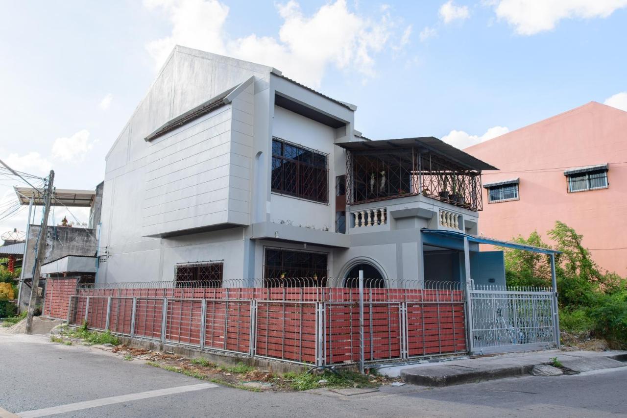Bluebell House Hatyai - Cosy 3 bedrooms for 10 pax - 9 mins drive to Lee Grd - B&B