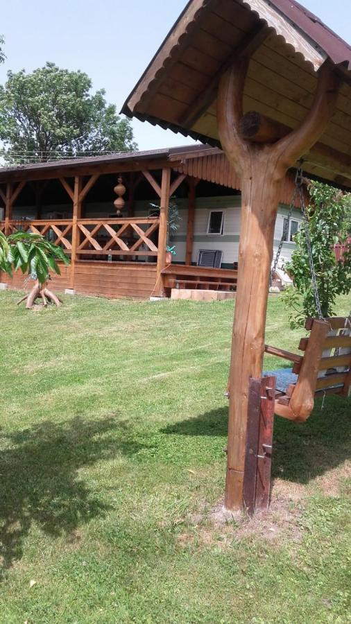 Domek pod Jesionem - B&B