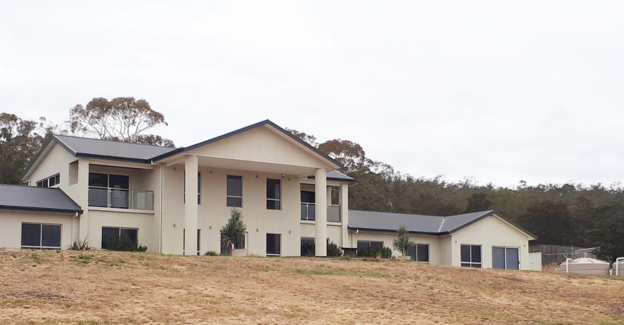 Couples Retreat with Mountain View Near Hobart - Chambres d’hôtes