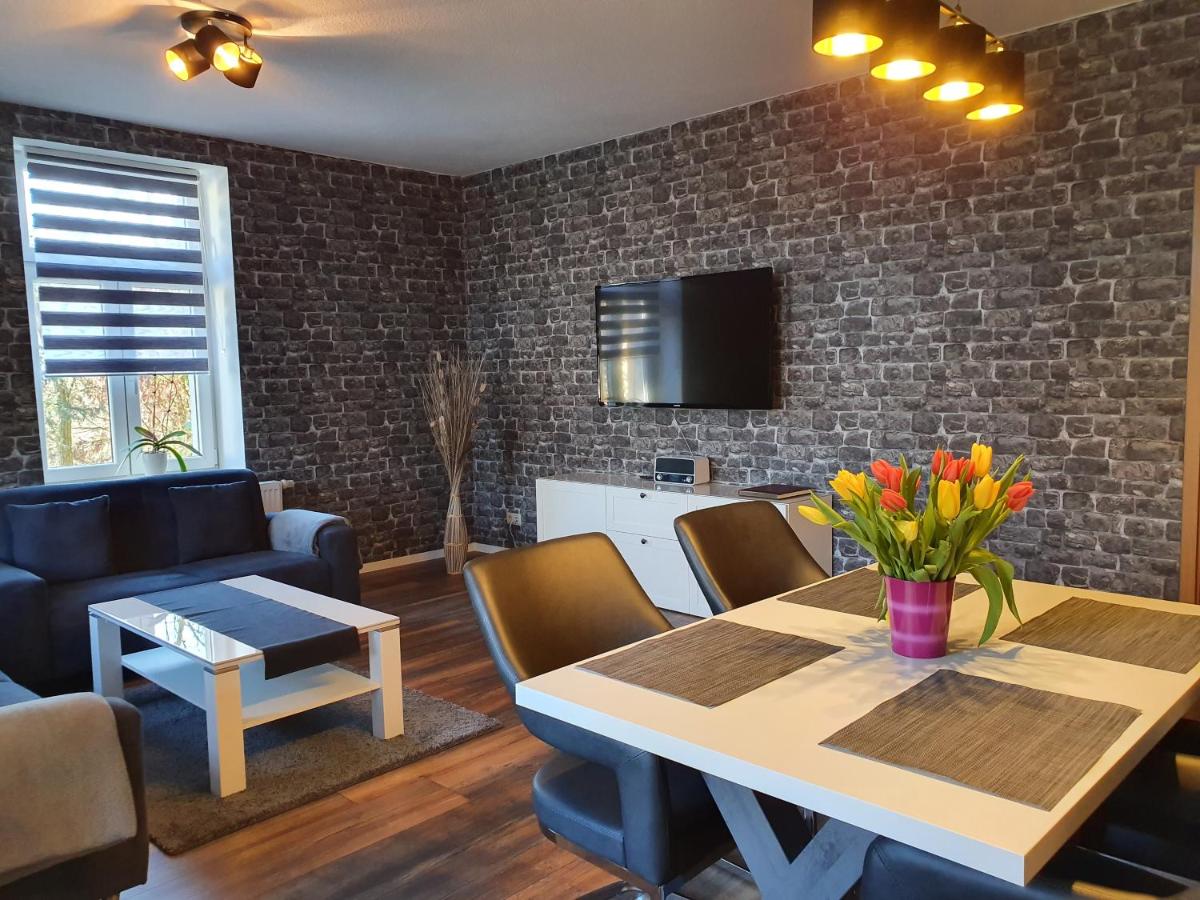 Haus Eveline - Ferienwohnungen unterhalb der Wartburg - - Ferienwohnung Eisenach