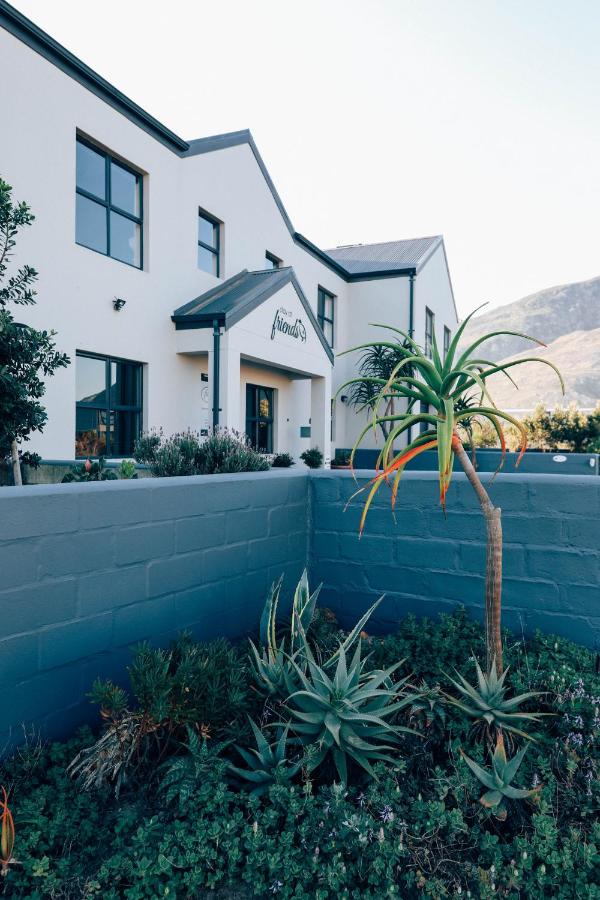 Stay at Friends Economy Rooms - B&B Malkopvlei