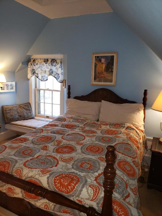 Deluxe Double Room (2 Adults + 1 Child)